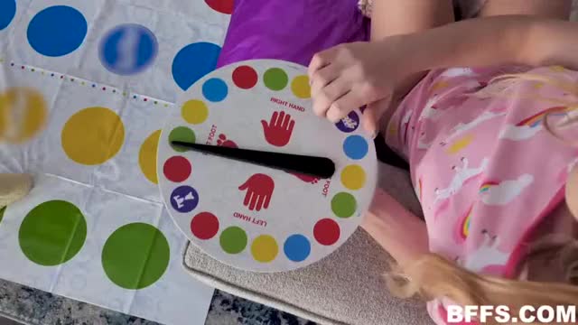 Natalie Knight, Emma Starletto & Zoe Bloom - Pussies And Pajamas : video clip