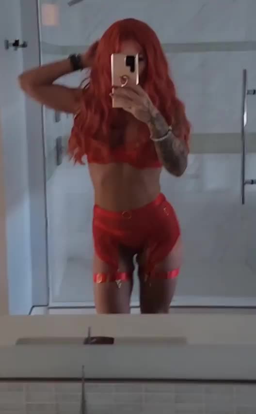 Yesterday I was a blonde for the guys to punish, tonight I'm a red head bimbo for them to Use : video clip