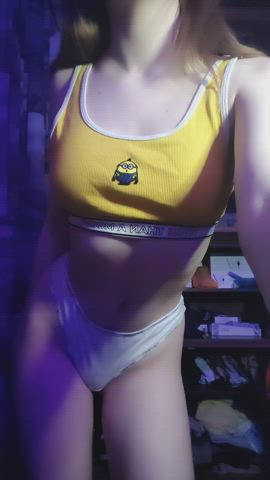 I wish older men liked my pussy : video clip
