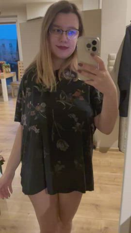 Would you fuck a 20y girl? : video clip
