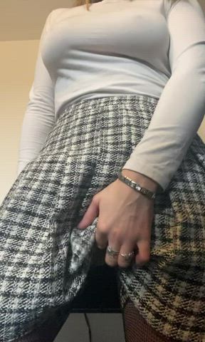 How do I persuade you to f*ck me at work? : video clip
