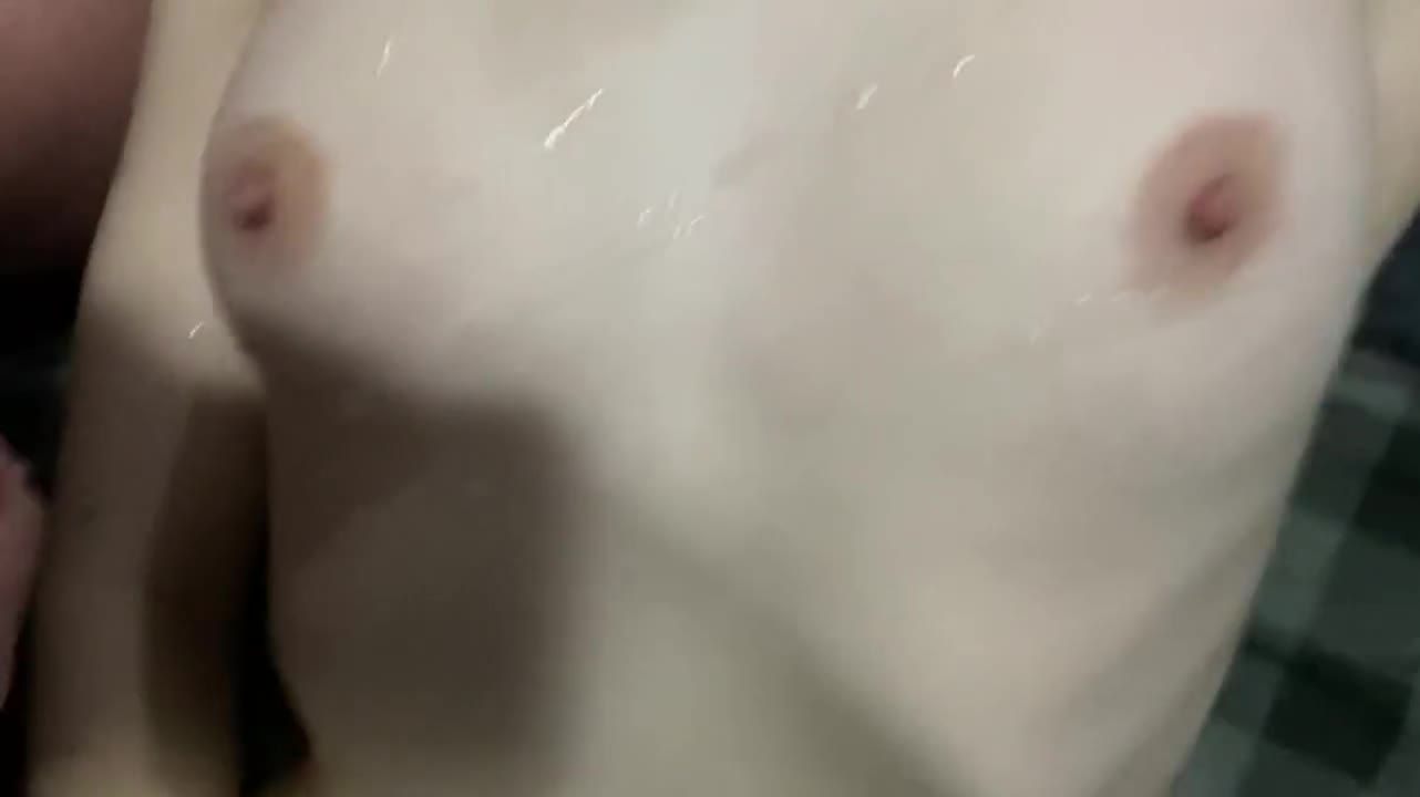Huge cumshot on my gfs tits :) : video clip