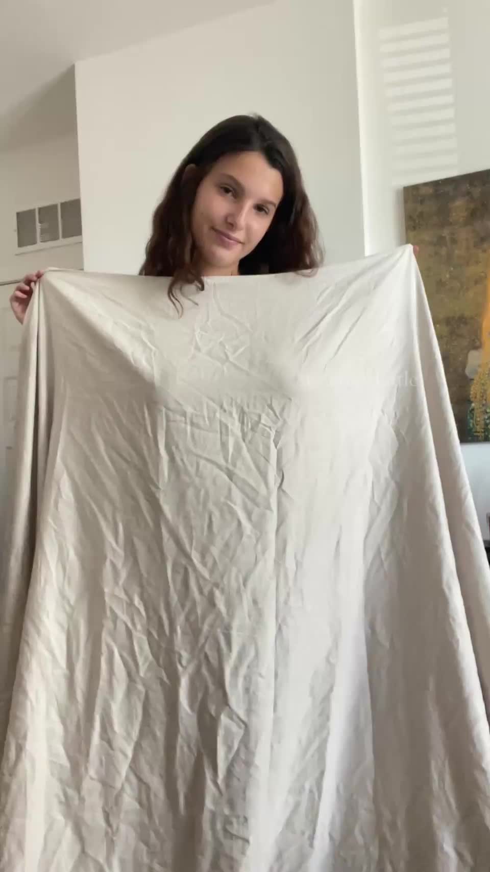 Come have fun with my busty body 🤍 : video clip