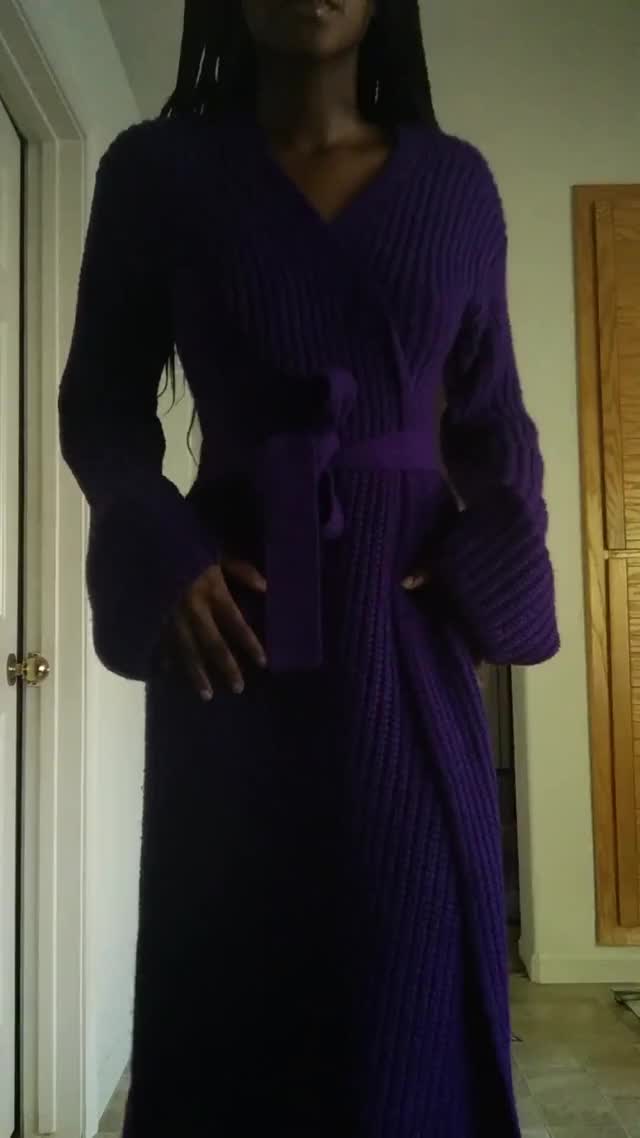 Would you fuck me after seeing what's under my robe? : video clip