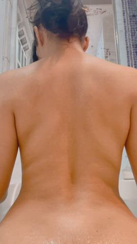 I can't resist getting naked : video clip