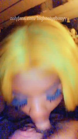 Keep your hand on my head while I swallow that dick ! : video clip