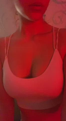 a lucky redditor i will allow to cum on my face today🙈😈 : video clip