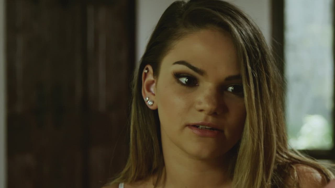 Athena Faris - Step Daughter : video clip