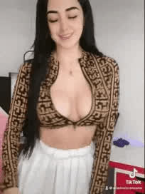 Some TikTok star anyone got a name? : video clip