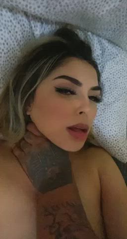 Yes treat me like a little whore : video clip