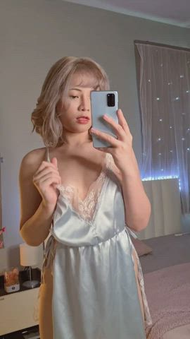 Wouldn’t be nice if you’ll take my clothes off? : video clip