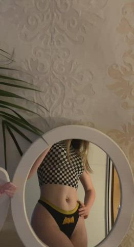 My new chessboard looks weird : video clip