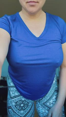 MILF Titty drop! : video clip