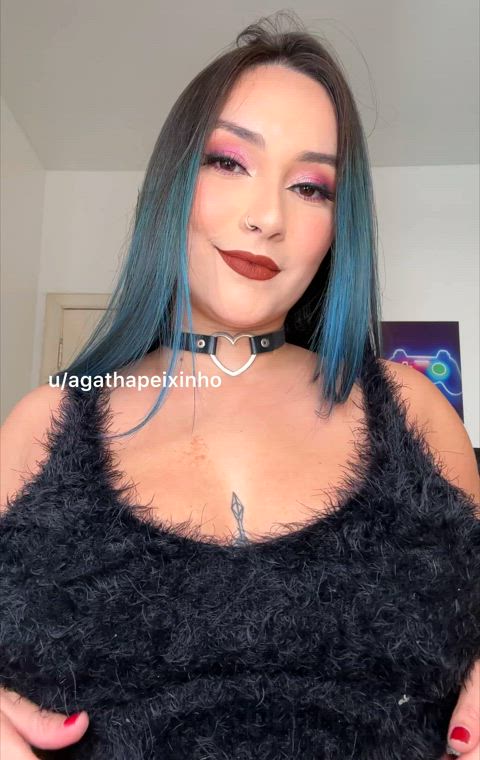 I'm wondering if my boobs are suckable : video clip
