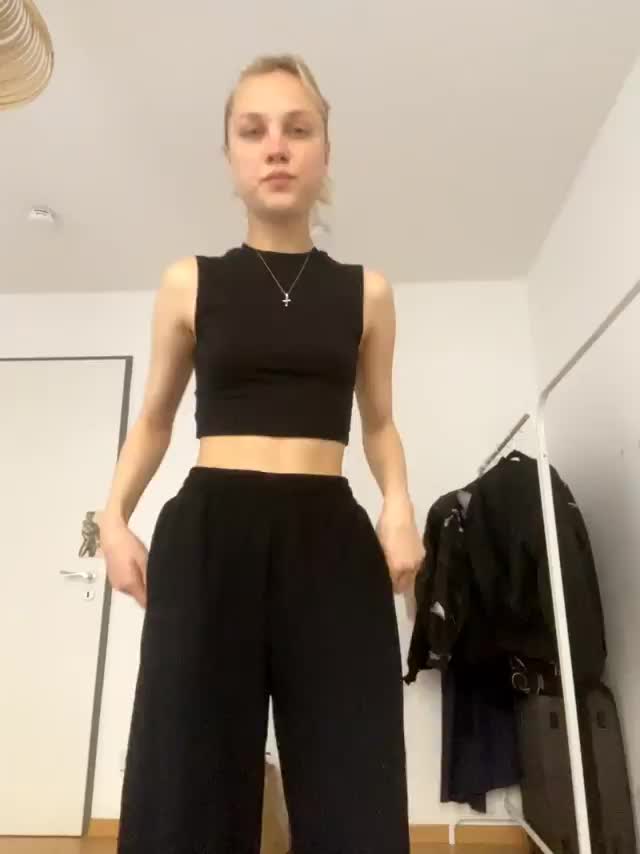 If I would be your coworker, would you crush on me? : video clip