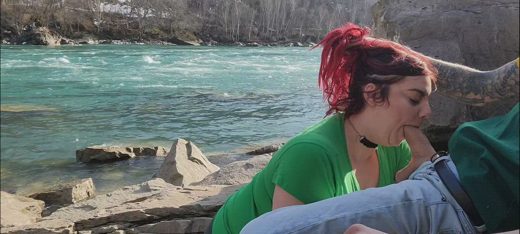 Nothing better then having your cock drained in the sunshine : video clip