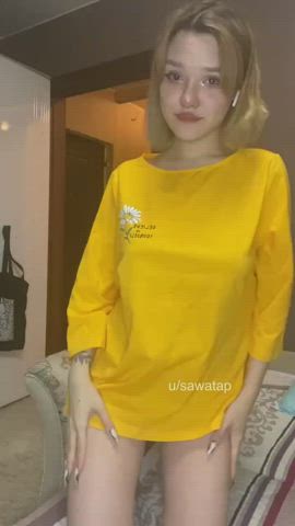 I’ll do anything if you tell me I’m a good girl : video clip