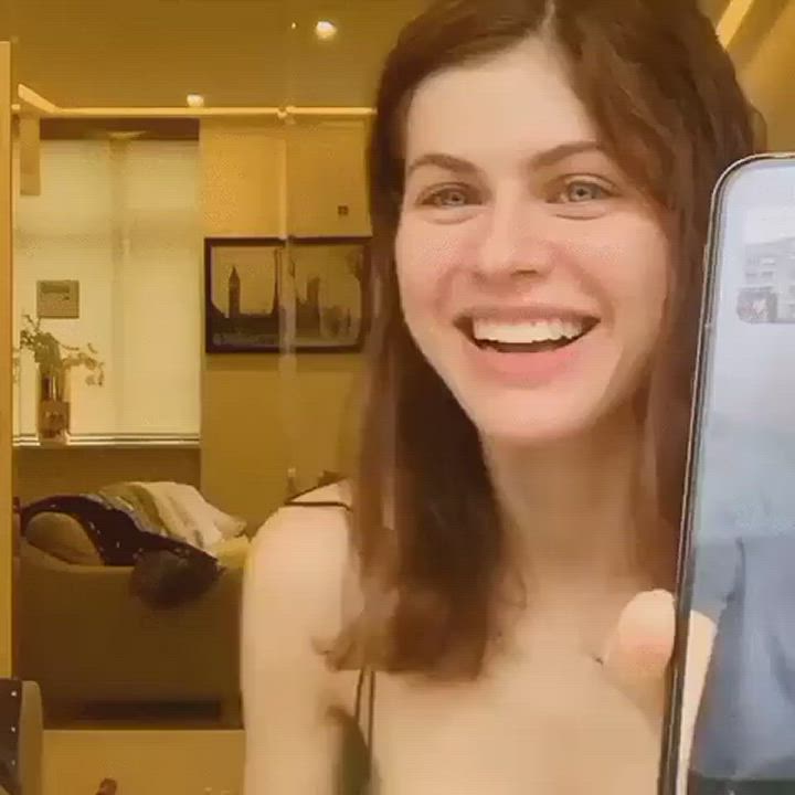 Alexandra Daddario's fantastic tits have me ending NNN : video clip