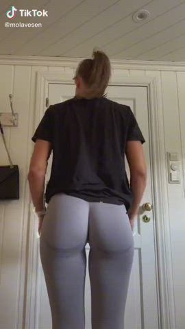 Showing off her back : video clip