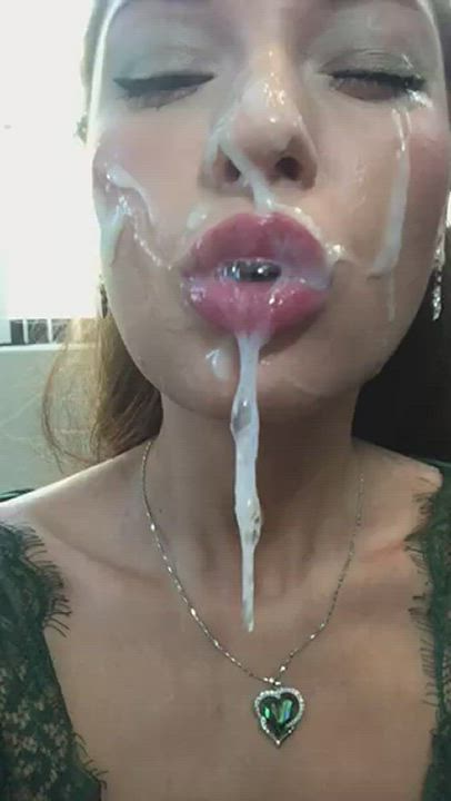 What you think, isn't she sexy af? : video clip