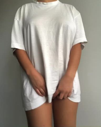 did my big shirt do a good job of hiding all my assets? 🙈 : video clip
