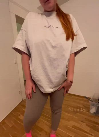 I heard you’re into curvy girls with perfect big tiddies : video clip