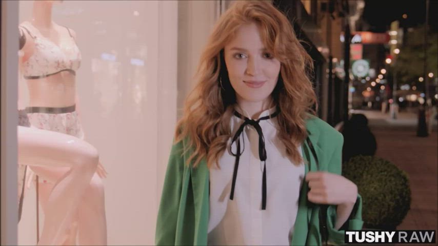 Jia Lissa's ass jiggle : video clip