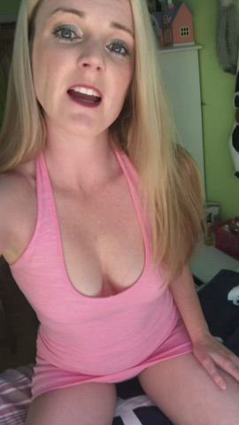 Fingering my pussy is my favourite hobby… : video clip