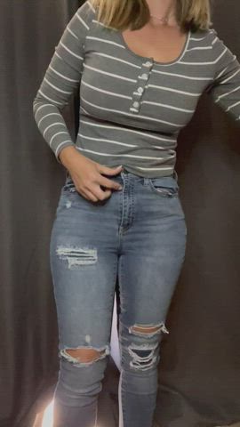 What’s the best seat during show and tell. Miss Lynn will show you : video clip