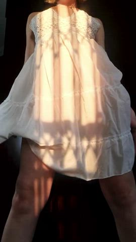 I love showing strangers whats up my skirt : video clip