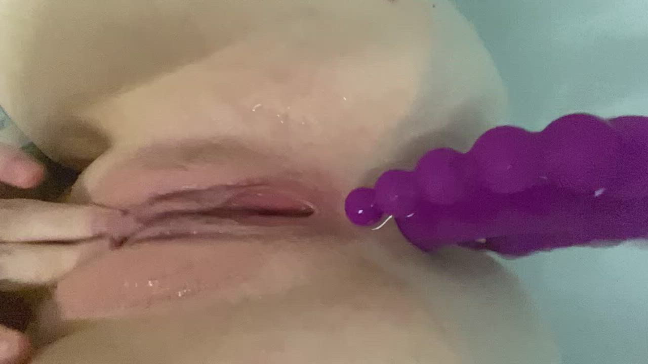 I just need my ass filled : video clip