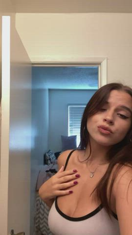 While I was getting ready for school I got a little horny... I just had to show you : video clip
