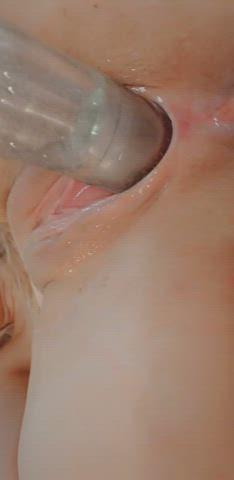 stretching that tight little pussy 😈💦💦 : video clip