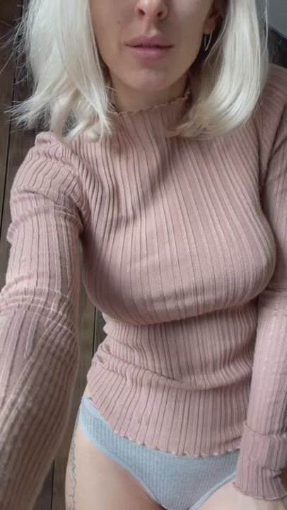 I want to see your attention! to know that I'm doing everything right 21F : video clip