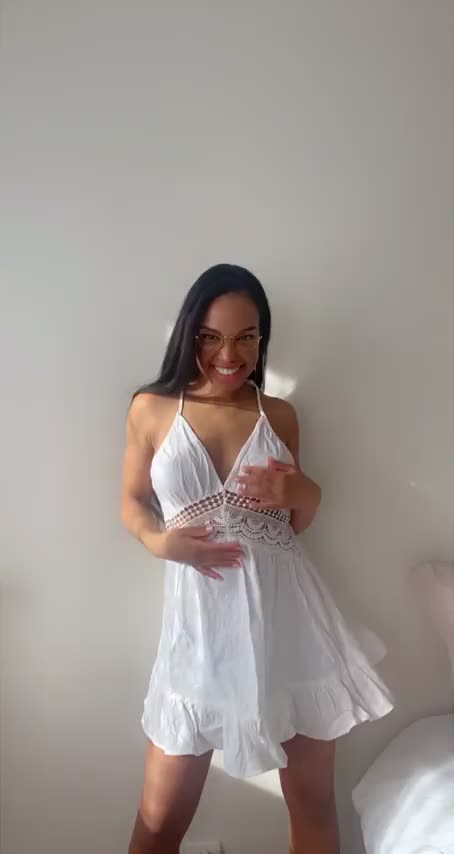 if you fit inside my petite chocolate body you can cum inside : video clip