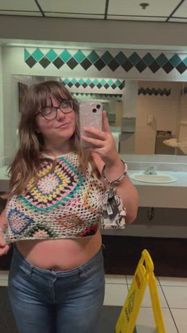 Public flashing : video clip
