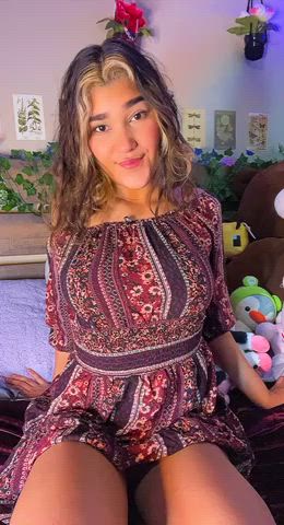 Can my naked teen body make you horny? : video clip