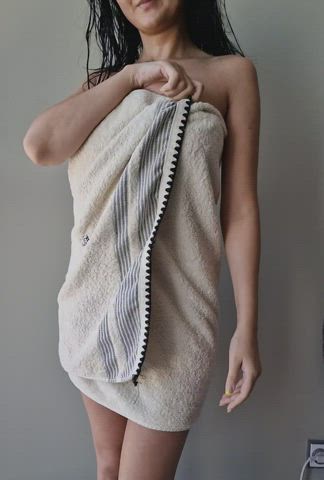 Towel drop right after my shower : video clip