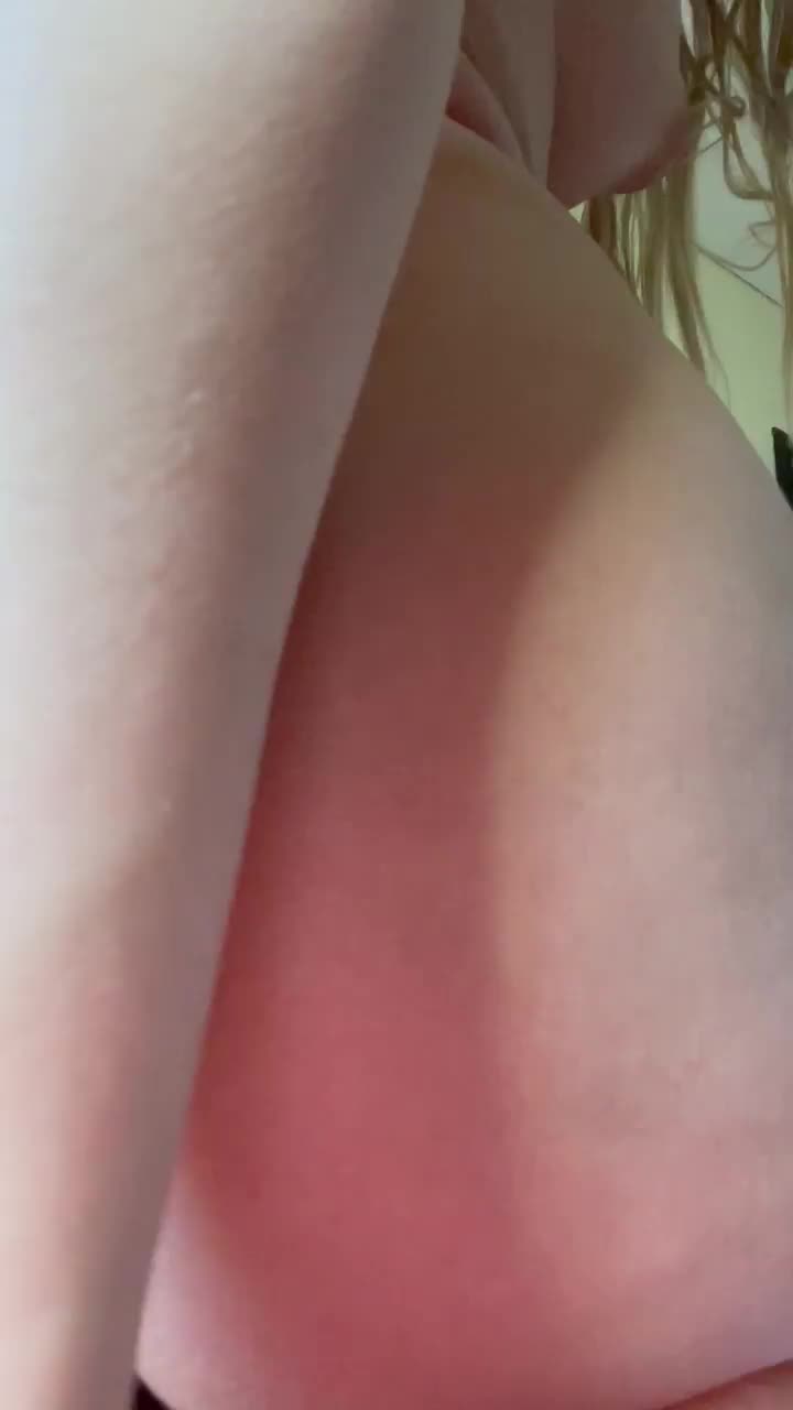 I want to tempt you into licking it : video clip