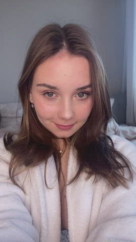 Throw me on the bed and lets have fun 🙈 : video clip