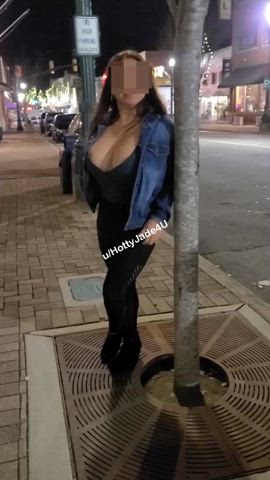Flashing drivers my titties : video clip