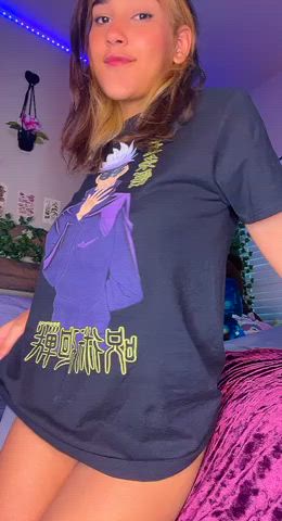 Do you wanna see how a tiny teen creams? : video clip