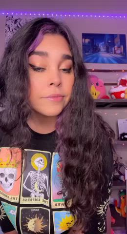 Would you rather bend my thick curvy body or let me ride you? : video clip