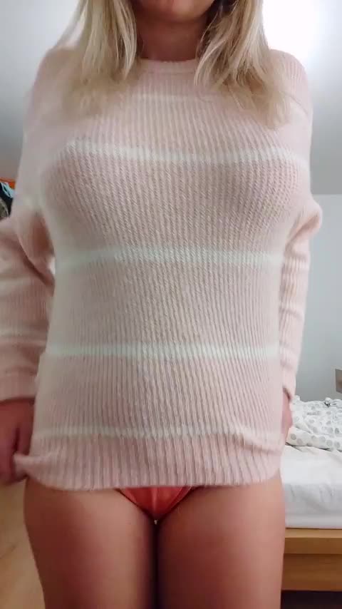 id love to bounce these natural DDs up and down your cock like this : video clip