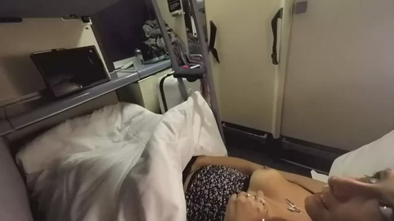 Fucking a stranger on the night train : video clip
