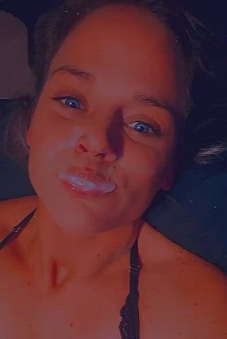 Blowing cum bubbles 🫧 : video clip