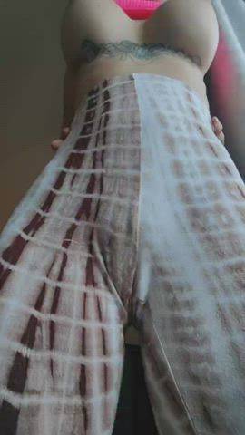 This pussy is squirting like crazy 🫠 Take a Look closer babe : video clip