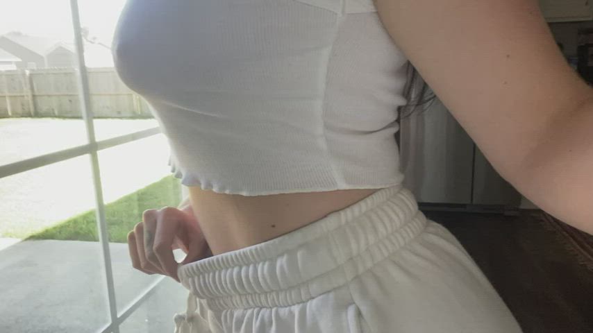 Pretty titties : video clip
