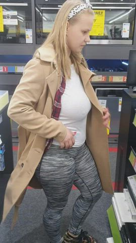 My boobs have grown so much that I decided to buy a special tits scale. [GIF] : video clip