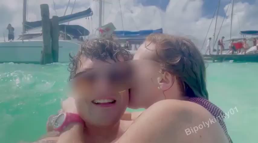 Hundreds of people were watching! So hot to fuck with an audience! : video clip
